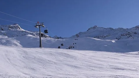 Quiet piste in tranquil Austrian ski resort Hochgurgl Stock Footage 250480509