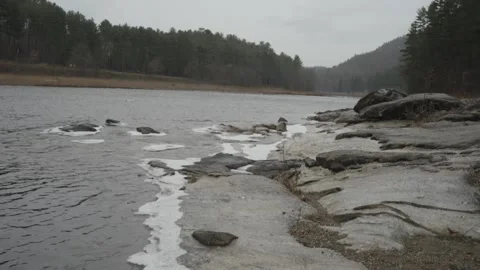 Quiet rippling waters of the upper Hudson 스톡 동영상 166004536