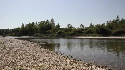 Quiet river in the summer Видео 47993120