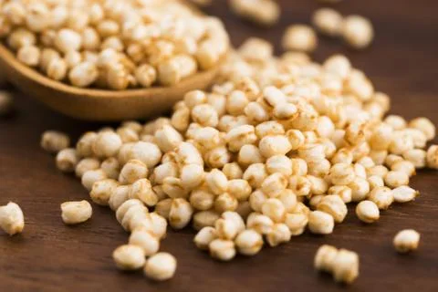 Quinoa popping Stock Photos