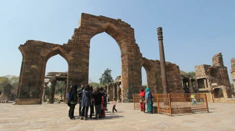 Qutab complex iorn pillar c Vídeos de archivo 24664069