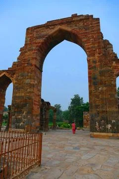  The Qutb complex is an array of monuments and buildings at Mehrauli in De... Fotos de archivo