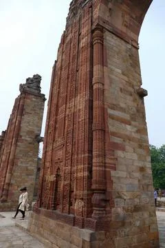  The Qutb complex is an array of monuments and buildings at Mehrauli in De... Fotos de archivo