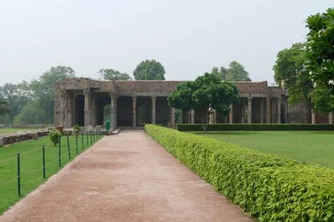  The Qutb complex is an array of monuments and buildings at Mehrauli in De... Fotos de archivo