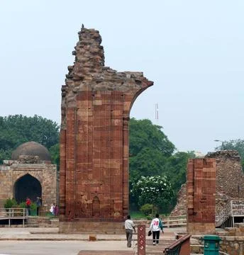  The Qutb complex is an array of monuments and buildings at Mehrauli in De... Fotos de archivo
