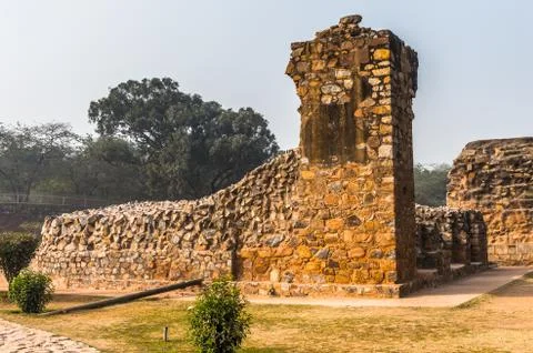 Qutb complex (Qutub),  an array of monuments and buildings at Mehrauli in Del Foto stock