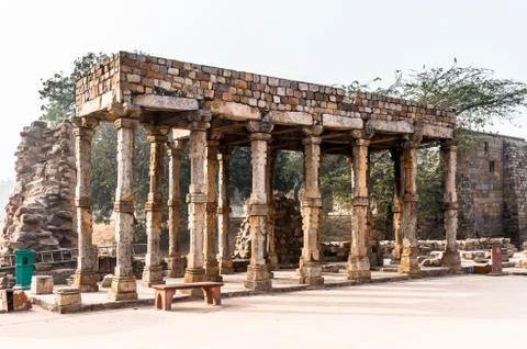 Qutb complex (Qutub),  an array of monuments and buildings at Mehrauli in Del Fotos de archivo