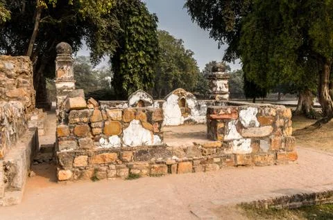 Qutb complex (Qutub),  an array of monuments and buildings at Mehrauli in Del Fotos de archivo