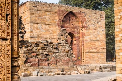 Qutb complex (Qutub),  an array of monuments and buildings at Mehrauli in Del Fotos de archivo