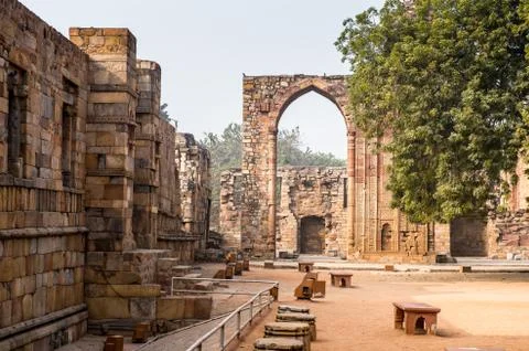 Qutb complex (Qutub),  an array of monuments and buildings at Mehrauli in Del Fotos de archivo