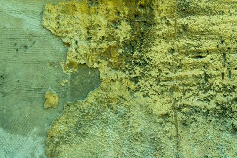 R dilapidated construction objects of brick and concrete on the outskirts of the Foto stock