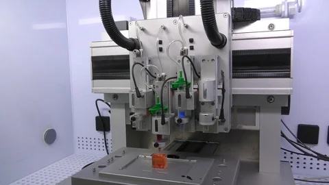 A rabbit size 3D heart is printed at TLV University, lab of Prof Tal Dvir Stock Footage 106408858