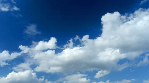 Racing clouds on a blue sky, timelapse 스톡 동영상 49904036