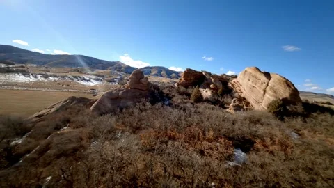 Racing drone flying quickly through red rocks 1 動画素材 148246989