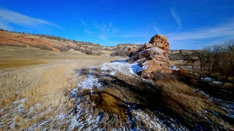 Racing drone flying quickly through red rocks 6 動画素材 148247813