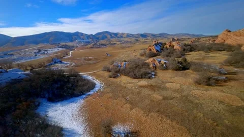 Racing drone flying quickly through red rocks 10 動画素材 148247952