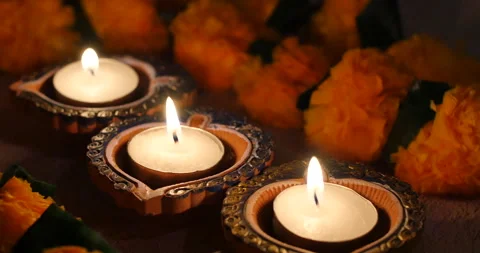 Rack Focus Diwali Candles Stock-Footage 250203152