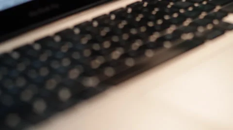 Rack Focus to Keyboard 動画素材 43905961
