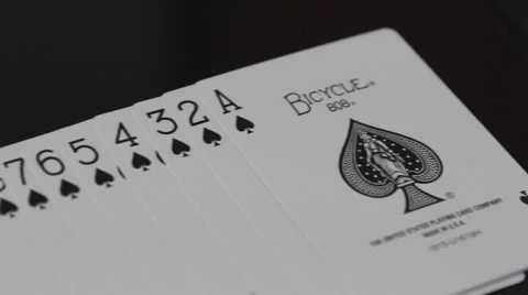 Rack Focus to Playing Cards 動画素材 52946129
