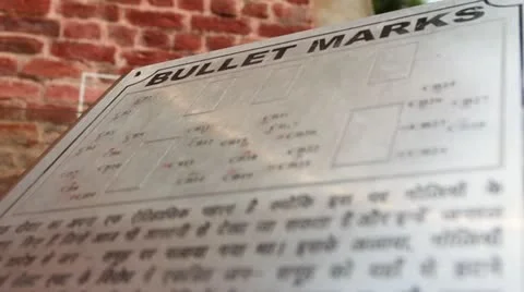 Rack focus shot of a plaque Vidéo 29997070