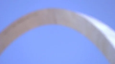 Rack focus of St. Louis Arch Stock Footage 81526624