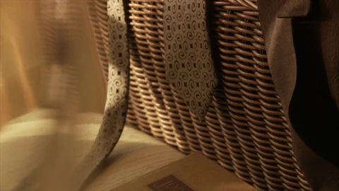 Rack Focus through a neck tie 動画素材 91212205