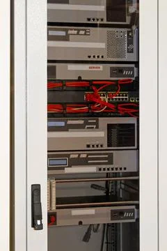Rack mounted server and network communication hub Rack mounted server and ... Stock-Fotos