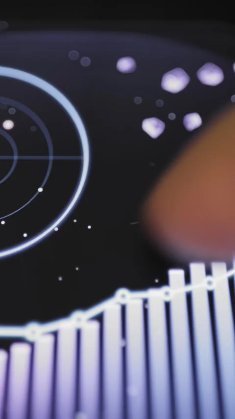 Radar display surveys dense orbital environment Видео 342497062