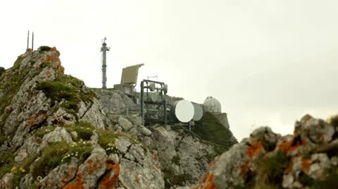 Radar tower rotates on mountain top 스톡 동영상 11902530