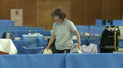 Radiation Evacuees Vídeo Stock 32167480