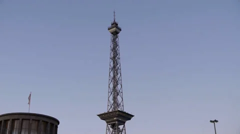 Radio tower in berlin Stock-Footage 33002322