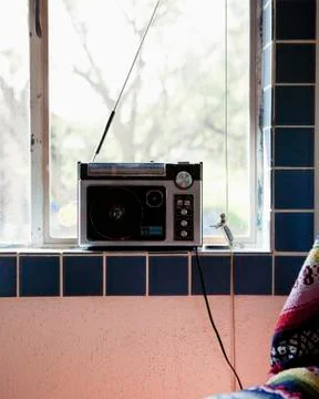 Radio on windowsill Fotos Stock