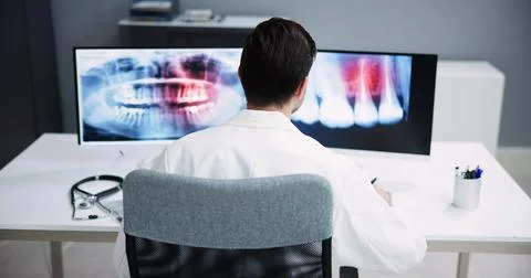Radiologist Dentist Using X Ray Software Stock-Fotos