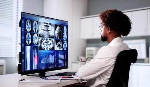 Radiologist Dentist Using X Ray Software Stock-Fotos