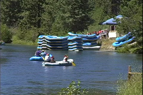 Rafters Downstream-ws Stockbeeldmateriaal 819743