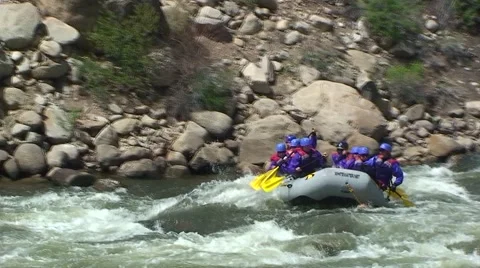 Rafters Maneuvering through rocks 動画素材 54601104