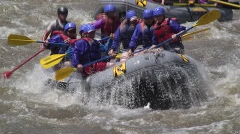 Rafters splashing through rapids 스톡 동영상 54600584