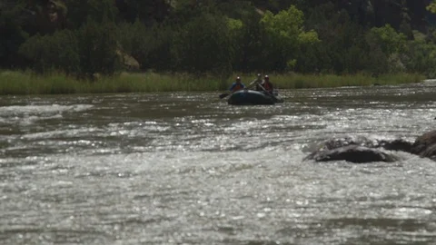 Rafting Down Calm Green River Colorado 스톡 동영상 121590771