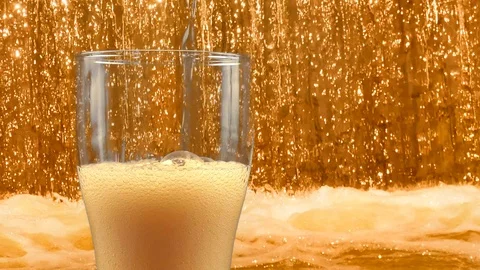 The raging beer 스톡 동영상 117222148