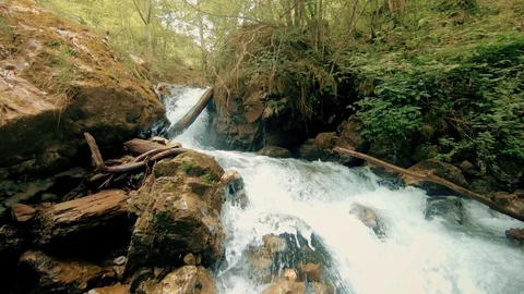 Raging mountain river Video stock 95173932