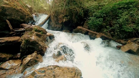 Raging mountain river Video stock 95174109