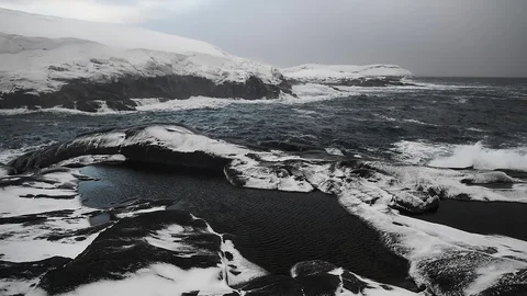 The raging winter Sea. 動画素材 124921365