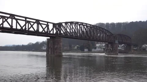 Railway bridge over a river in Germany in Hamelin Stockbeeldmateriaal 61910351