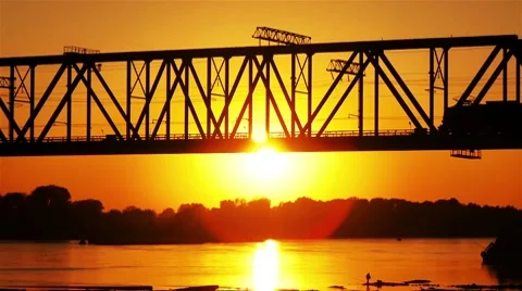 Railway bridge at sunset Vídeos de archivo 8664992