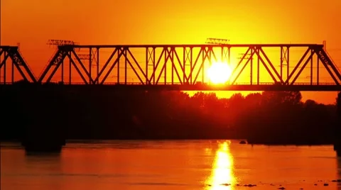 Railway bridge at sunset 動画素材 8677430