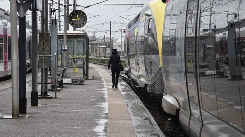 Railway clock Video stock 87402098