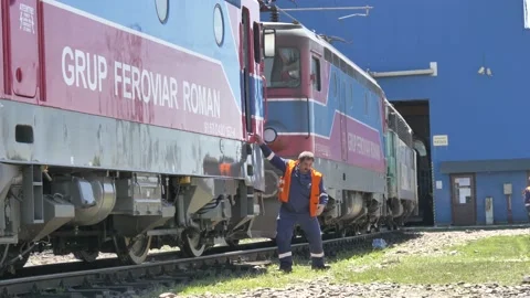 Railway Maintenance Worker 스톡 동영상 156811436