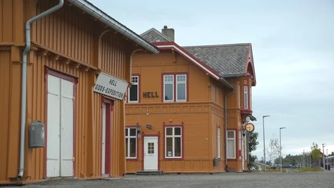 Railway train station hell building norway Vídeos de archivo 91841771