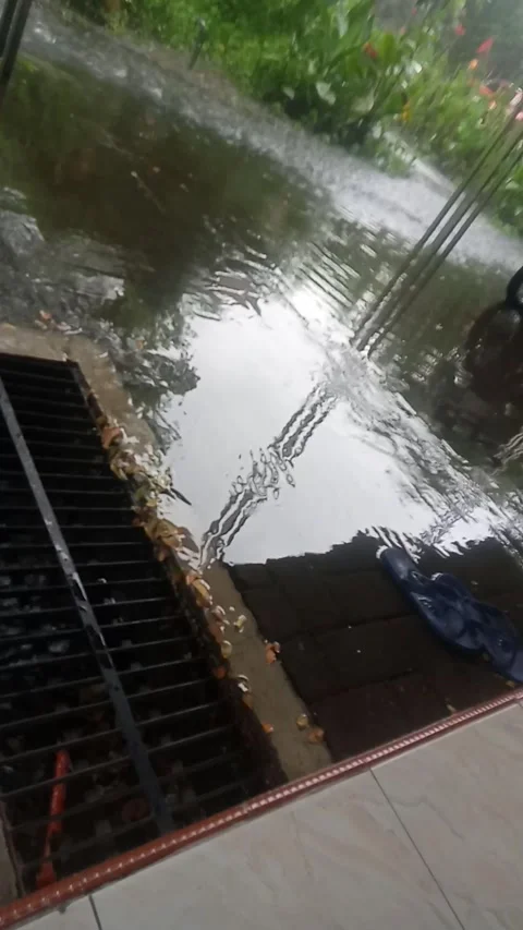 Rain and flooding in the afternoon Stock Footage 240004894