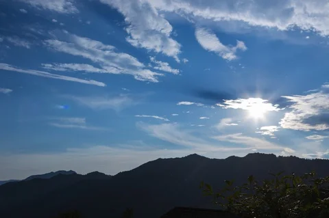 Rain and sunlight at the sunset in mountain Vídeo Stock 98116699